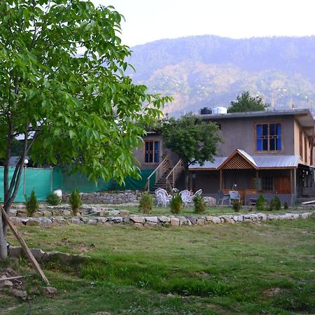 West End Lodges Neelum エクステリア 写真