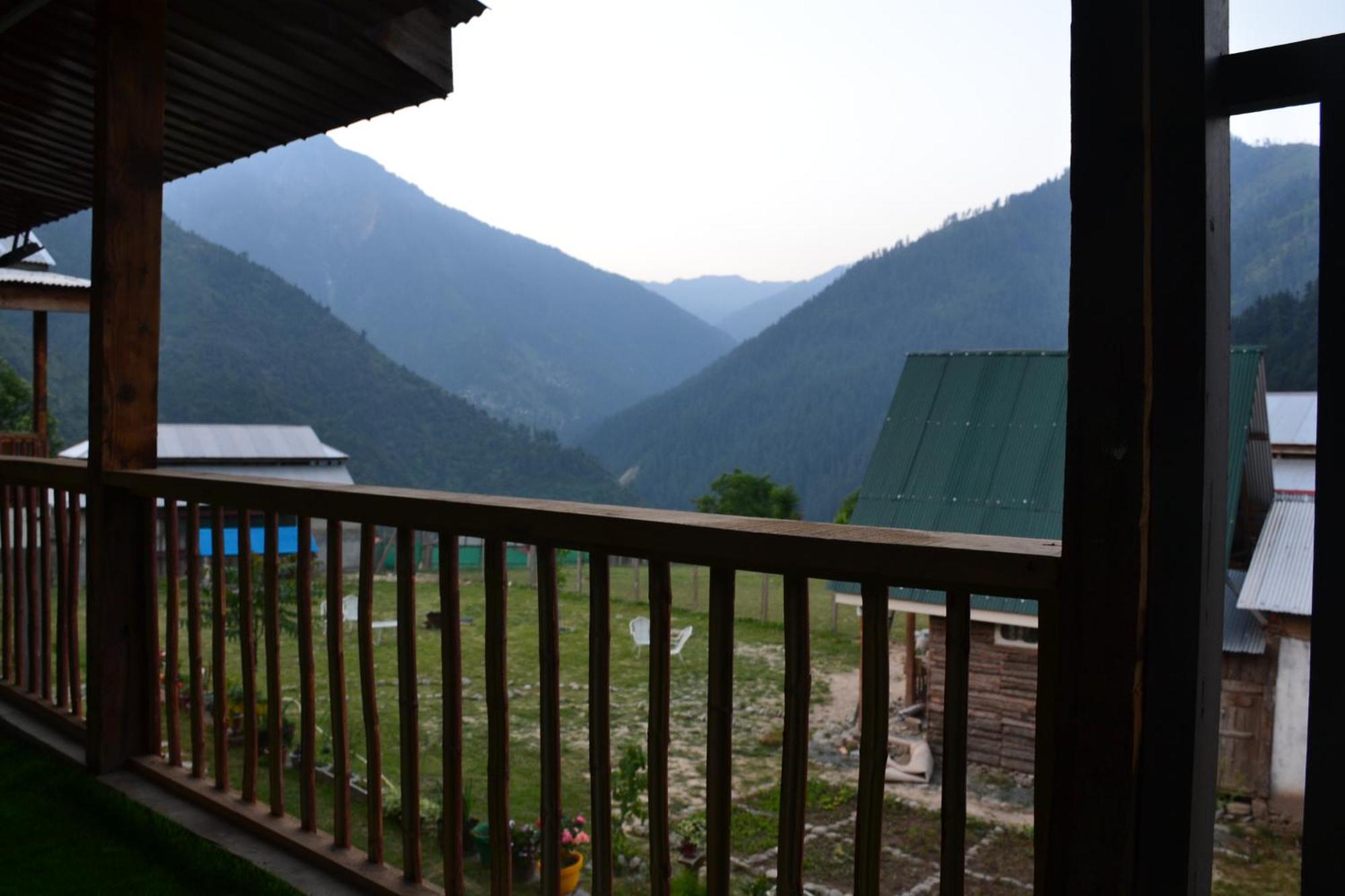 West End Lodges Neelum エクステリア 写真