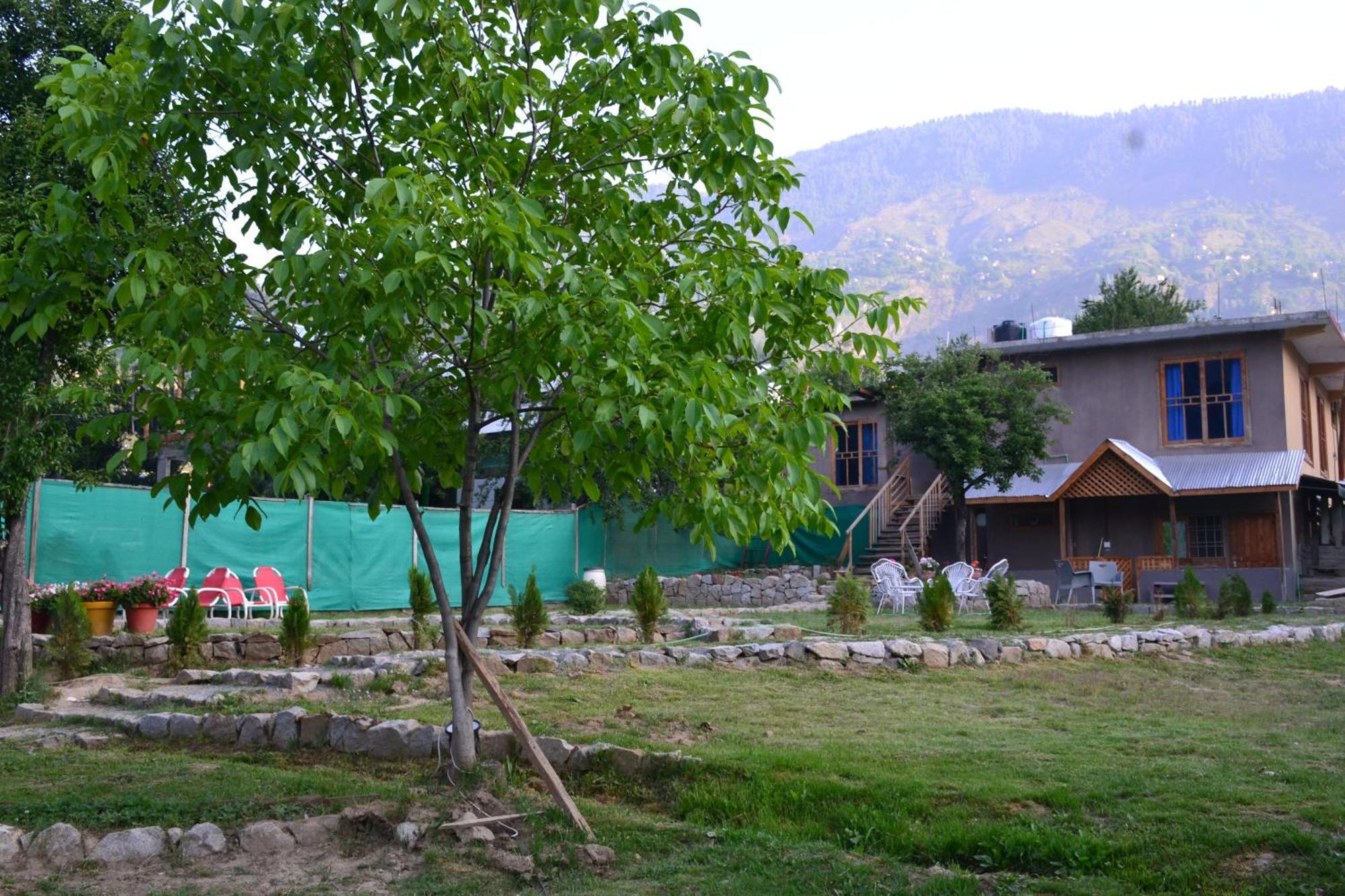 West End Lodges Neelum エクステリア 写真