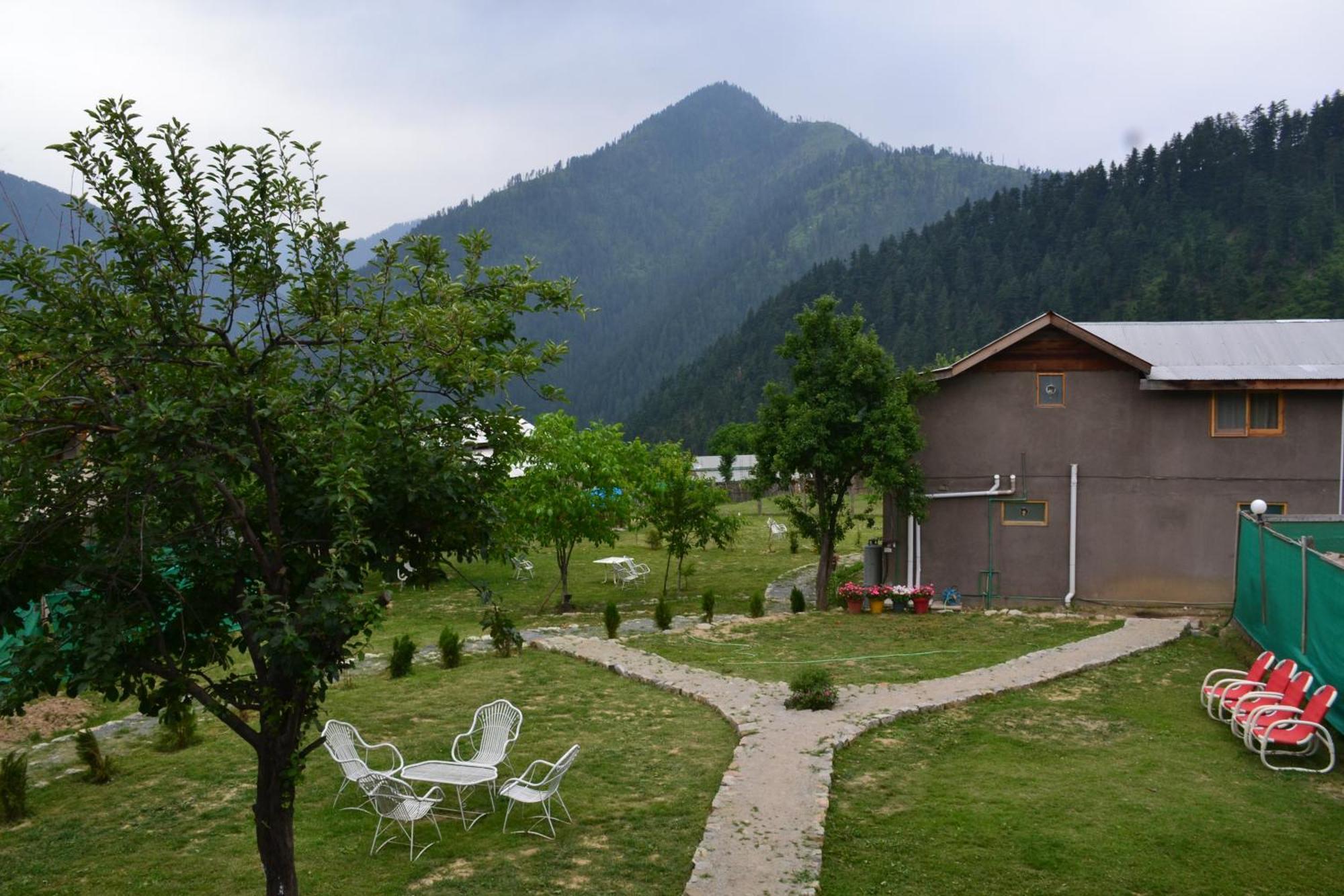 West End Lodges Neelum エクステリア 写真