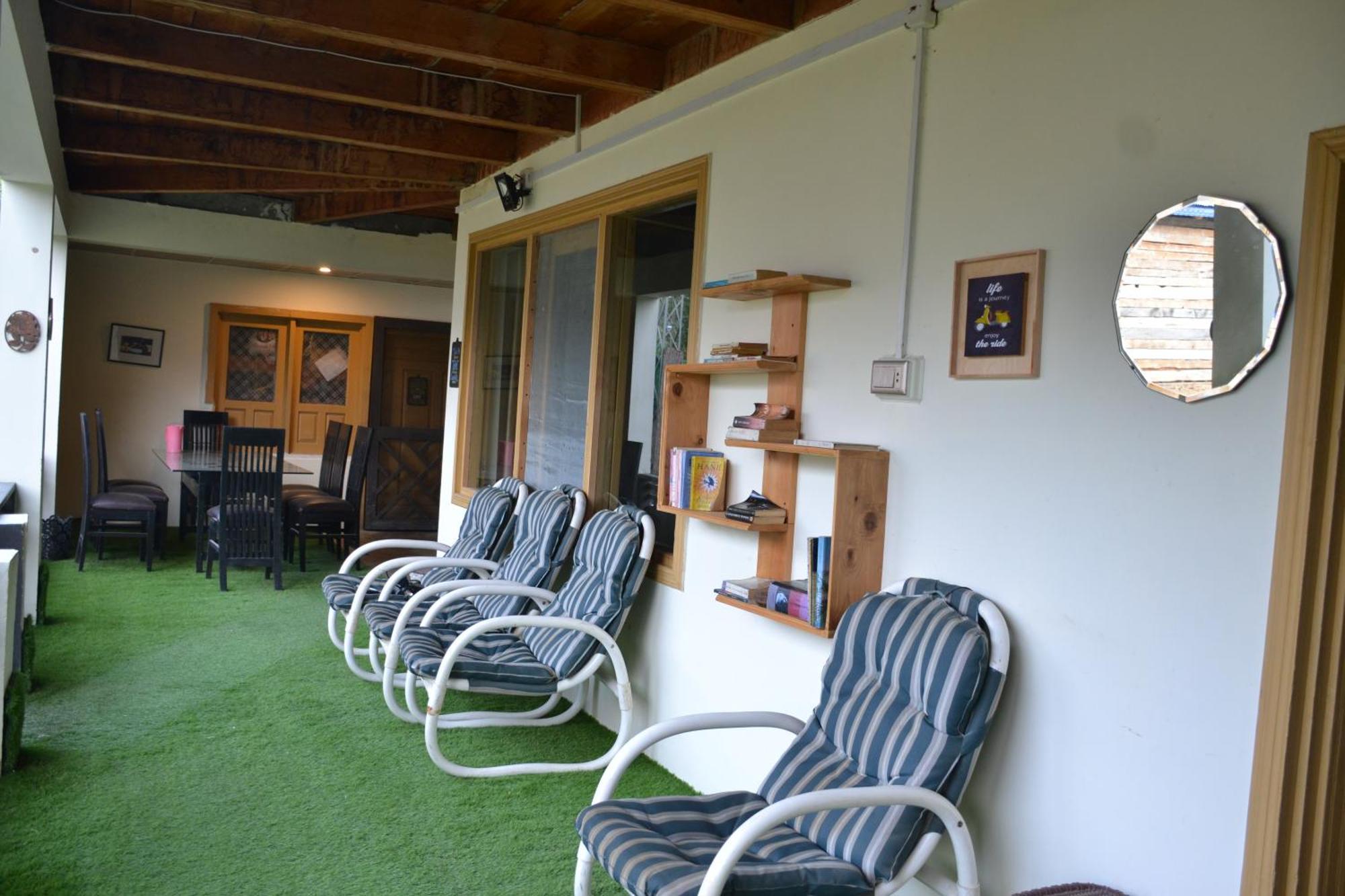 West End Lodges Neelum エクステリア 写真