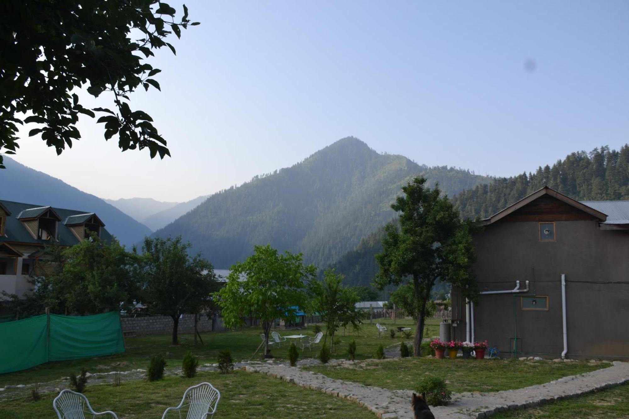 West End Lodges Neelum エクステリア 写真