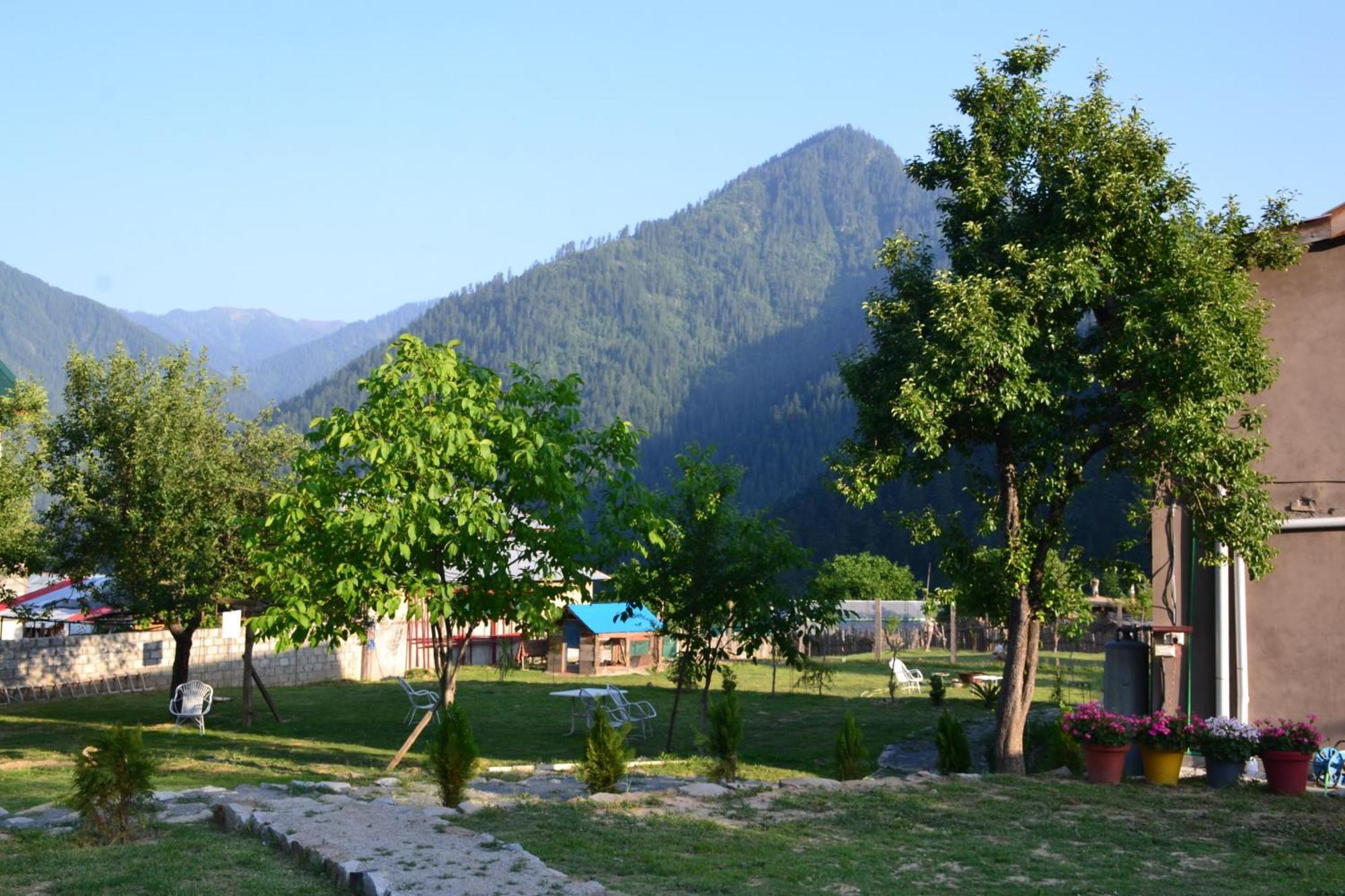 West End Lodges Neelum エクステリア 写真