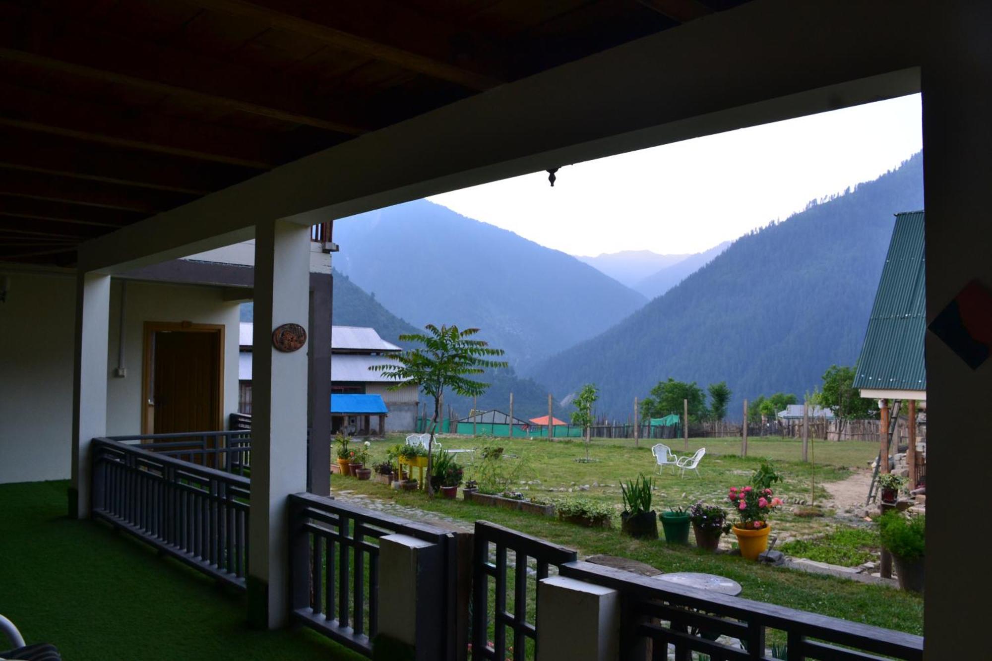 West End Lodges Neelum エクステリア 写真