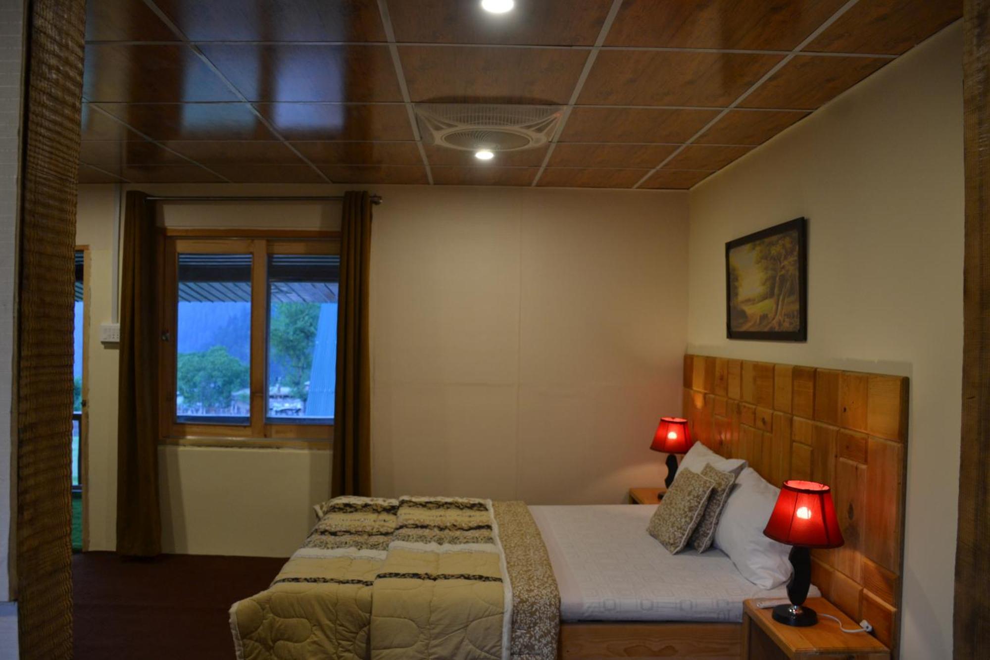 West End Lodges Neelum エクステリア 写真