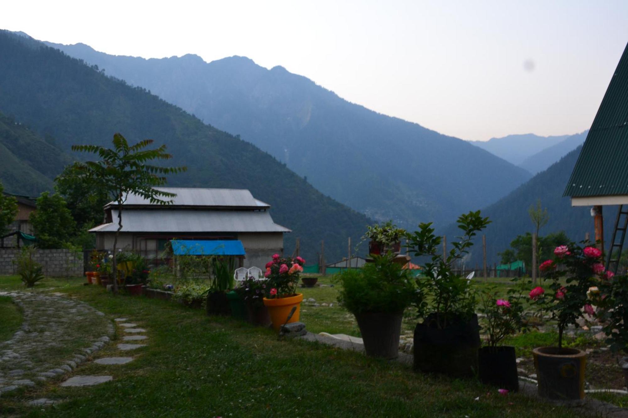 West End Lodges Neelum エクステリア 写真