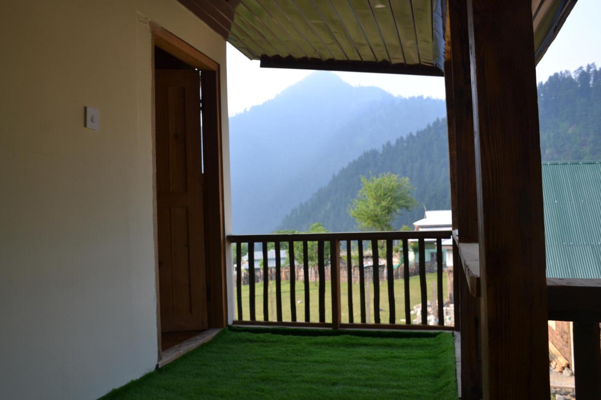 West End Lodges Neelum エクステリア 写真