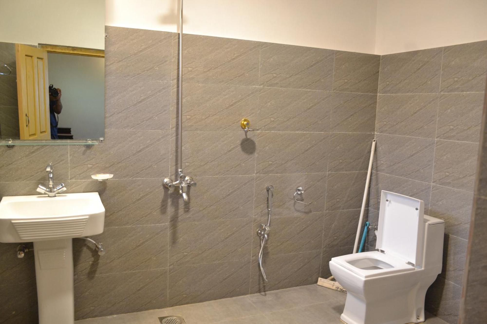 West End Lodges Neelum エクステリア 写真