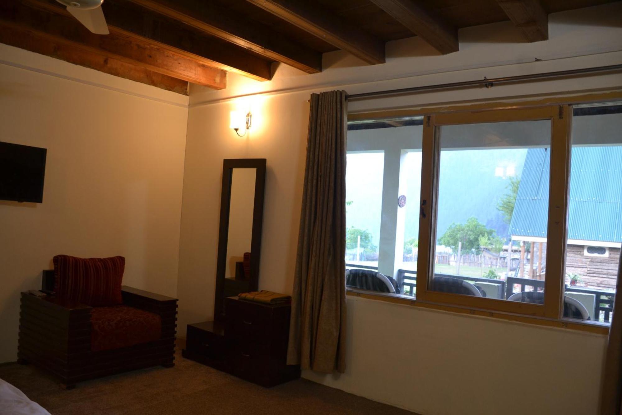 West End Lodges Neelum エクステリア 写真