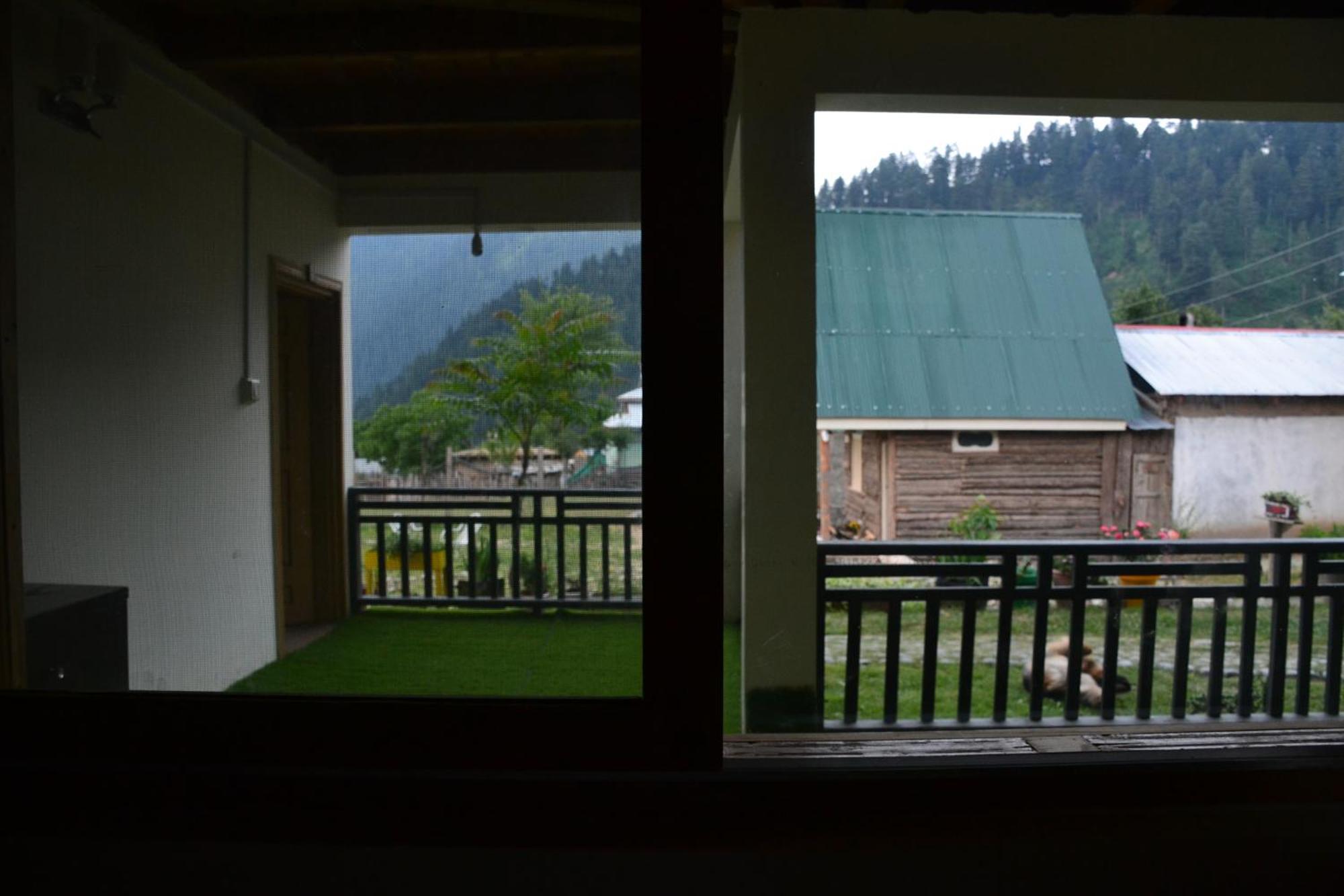 West End Lodges Neelum エクステリア 写真