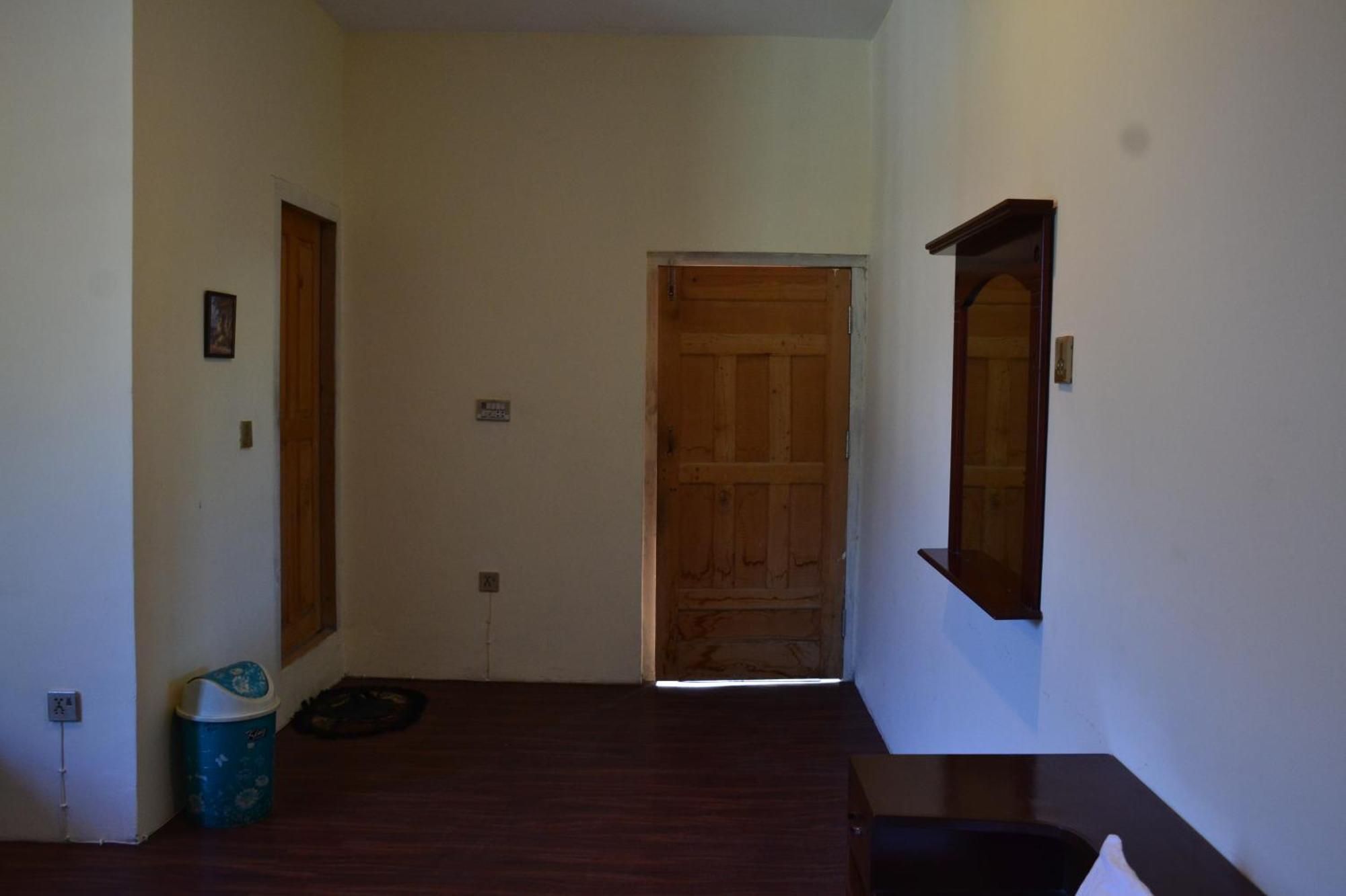 West End Lodges Neelum エクステリア 写真