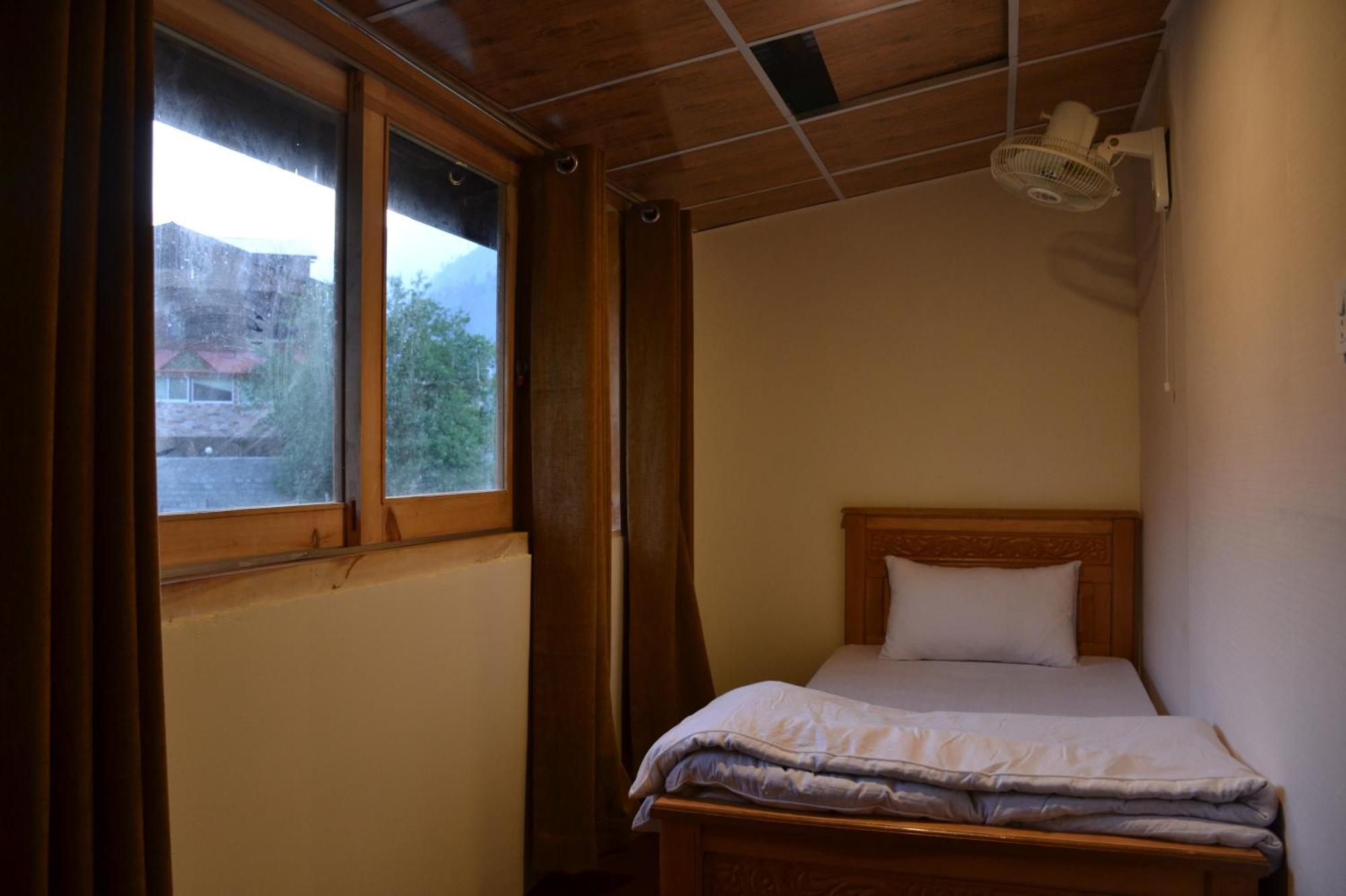 West End Lodges Neelum エクステリア 写真