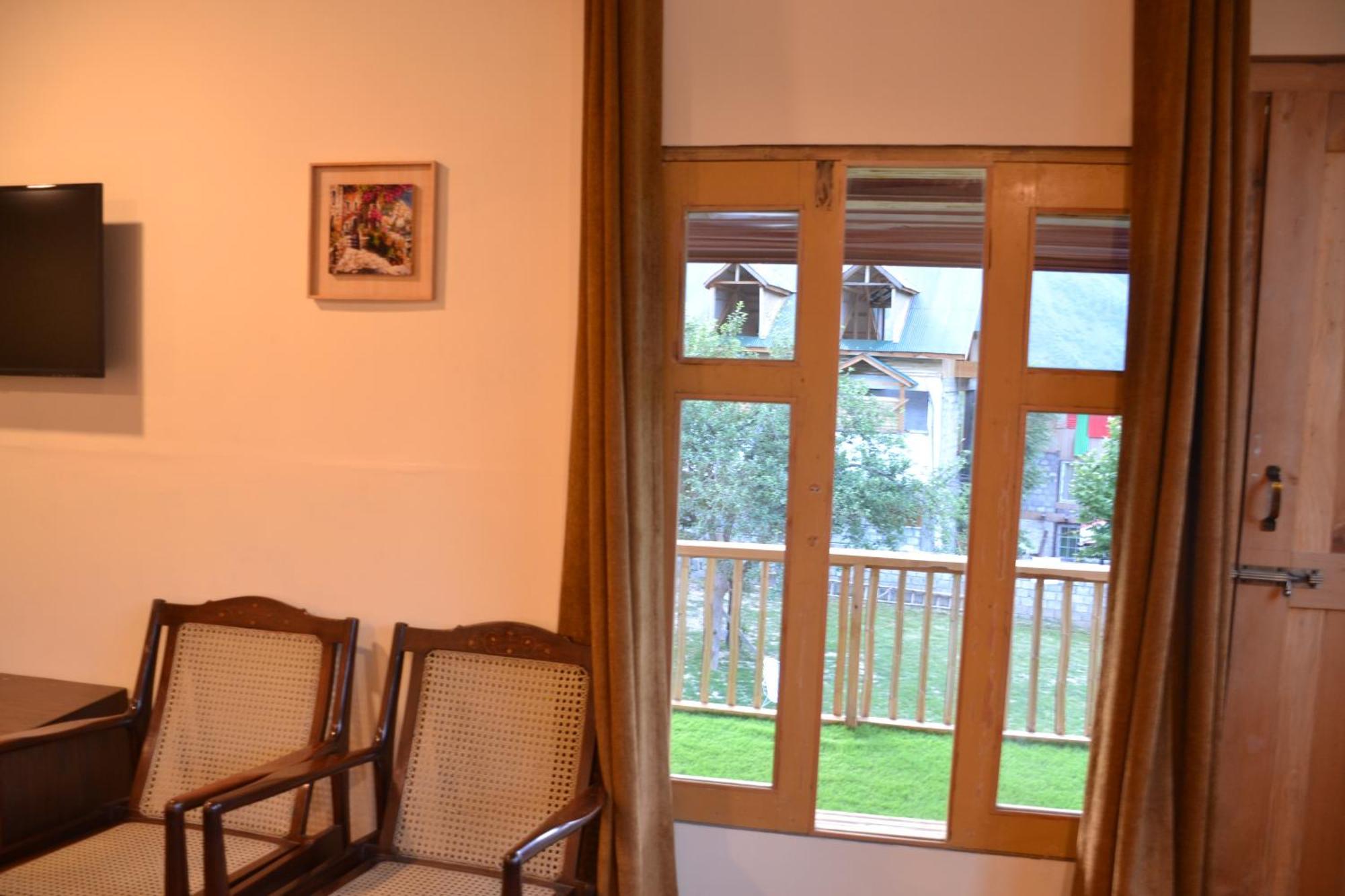 West End Lodges Neelum エクステリア 写真