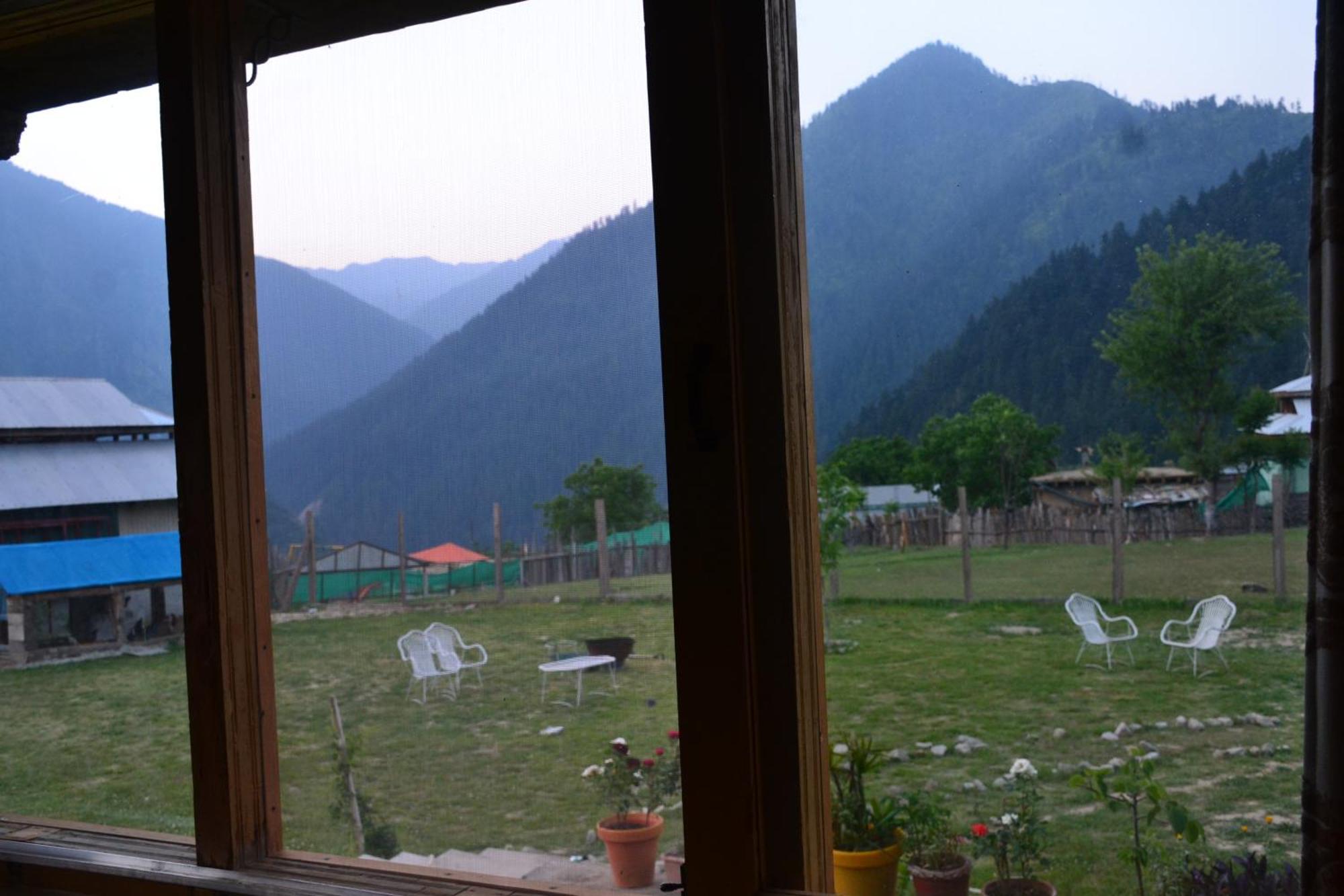 West End Lodges Neelum エクステリア 写真
