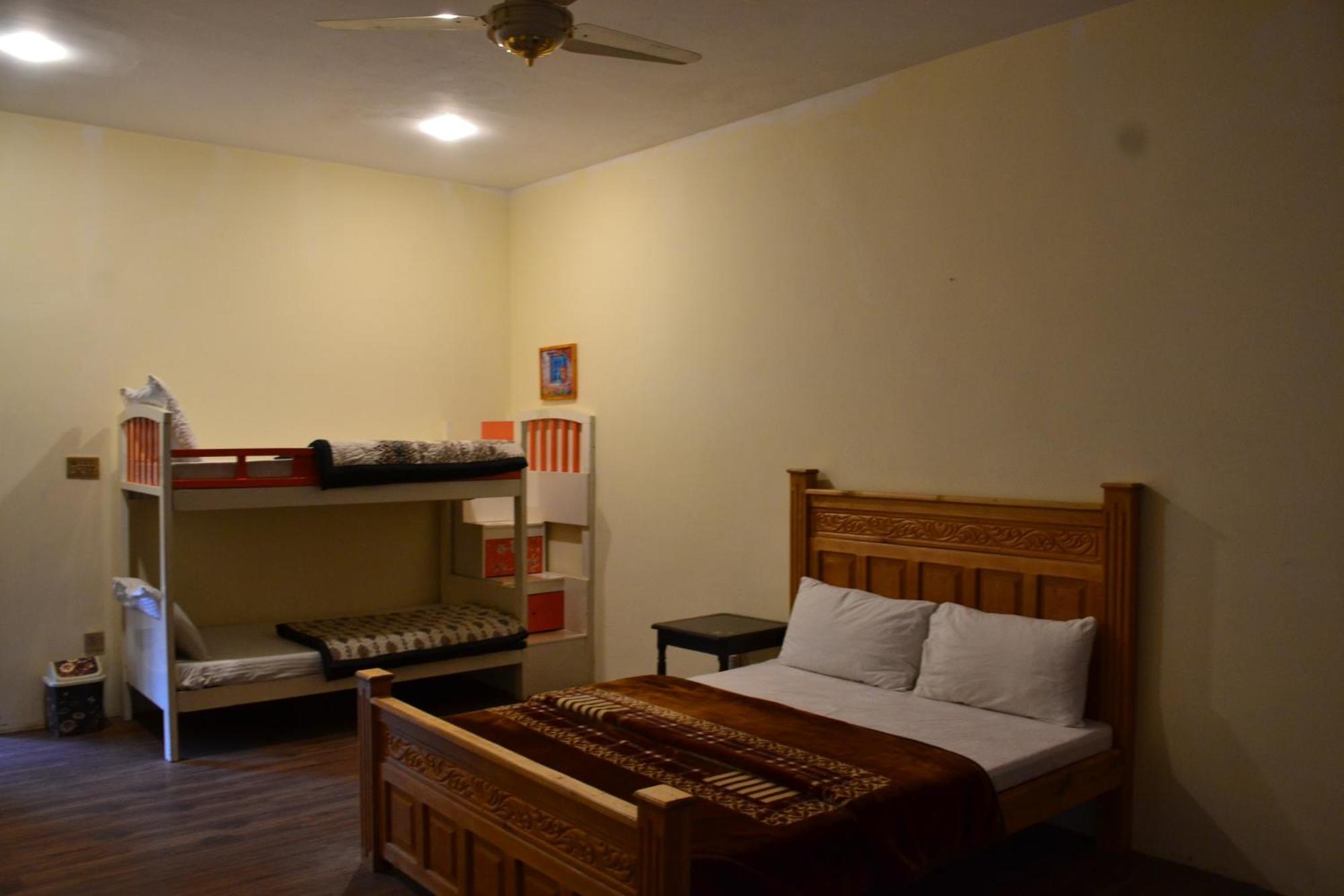 West End Lodges Neelum エクステリア 写真