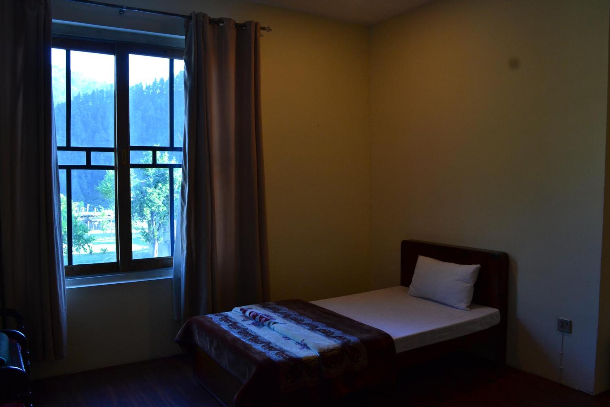 West End Lodges Neelum エクステリア 写真